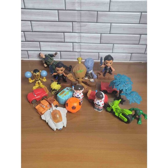 Toy Lot #A63 - Picture 1 of 8
